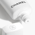 UV ESSENTIEL SPF 50 Chanel