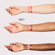 Mini M.A.C MACximal Matte-lippenstift in de kleur Honeylove + Lipglass Air Casual in een setje.