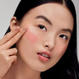 Futurist Blushmaker Zestaw r&oacute;zu do policzk&oacute;w Stolen Glance 10 ml + Futurist Pomadka powiekszajaca usta Petal Boost 2,8 g