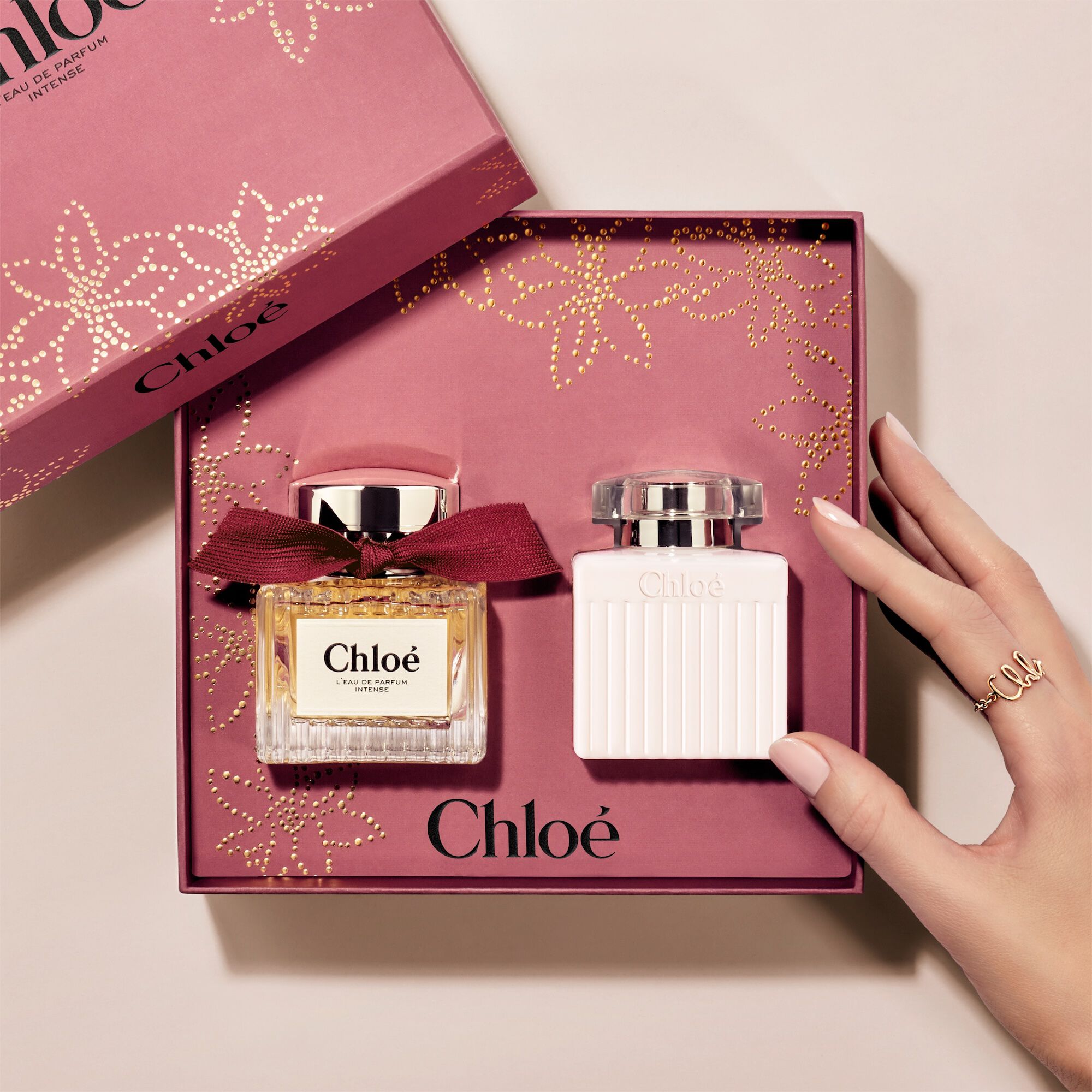 Signature Intensement, Gift set Eau de Parfum Intense 50 ml + Body