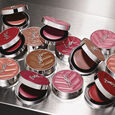 Make Me Blush Blush em creme luminoso com efeito esculpido