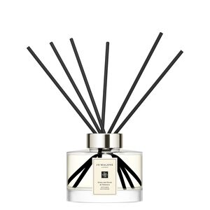 English Pear & Freesia