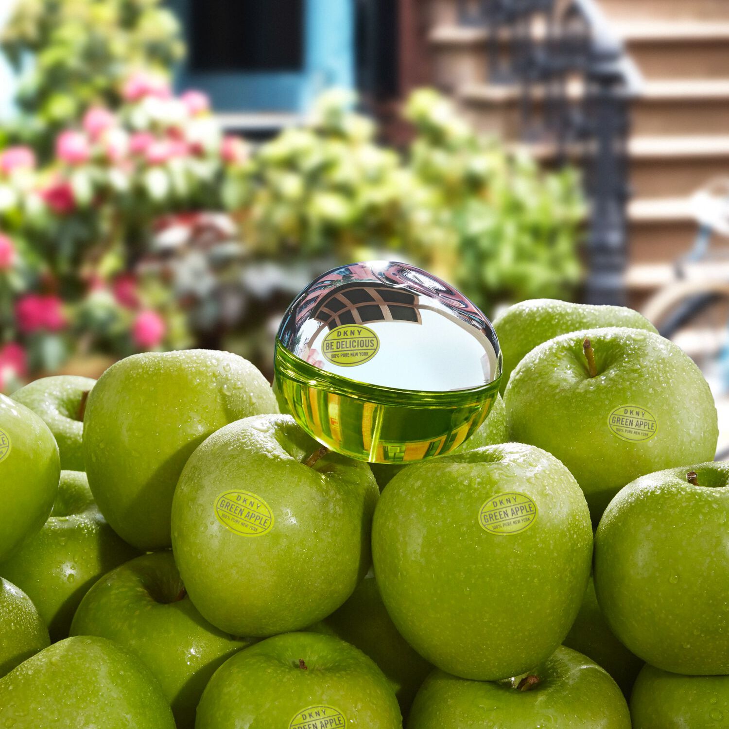 Be Delicious Apple Shaped Perfume Bottle Green DKNY Be Delicious