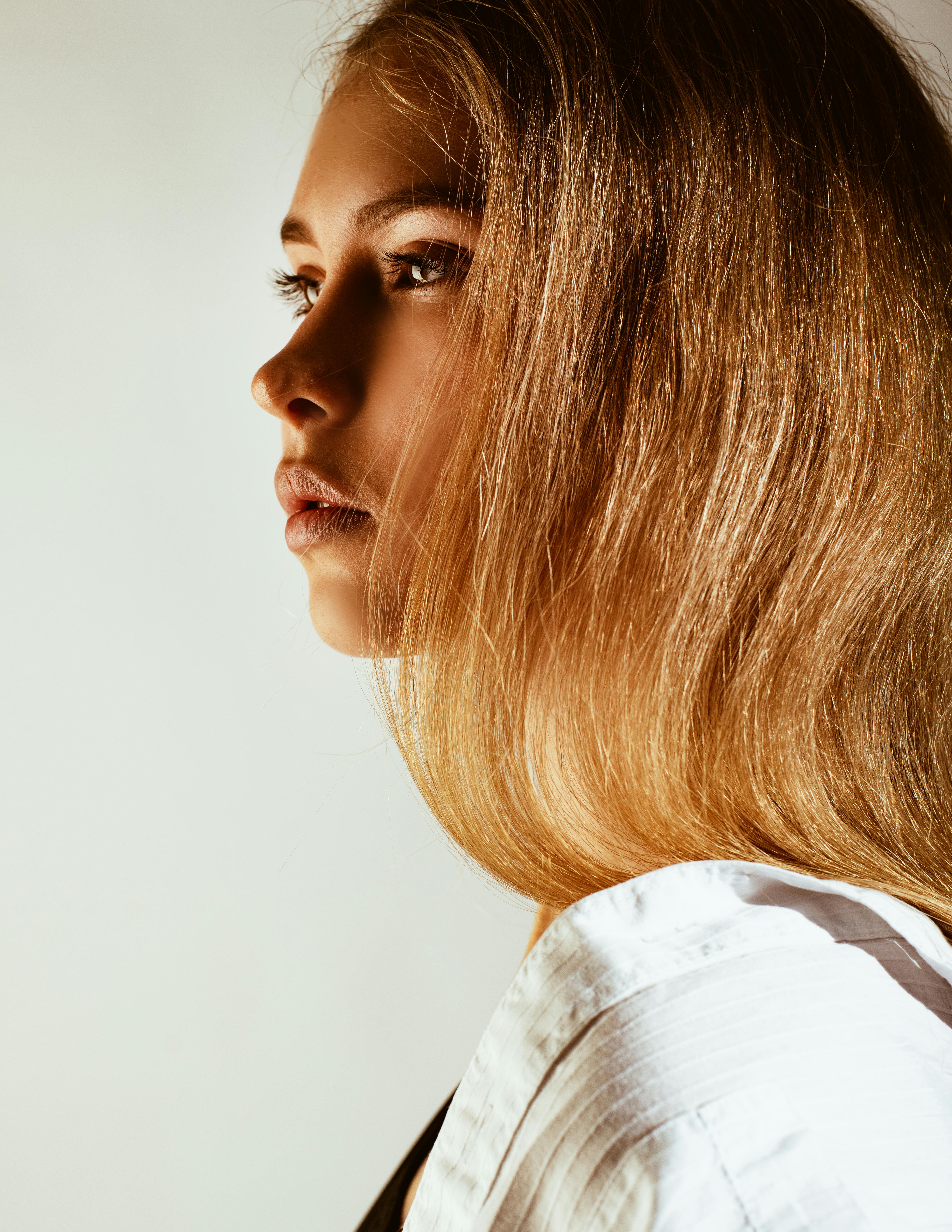 image femme blonde reflet soleil