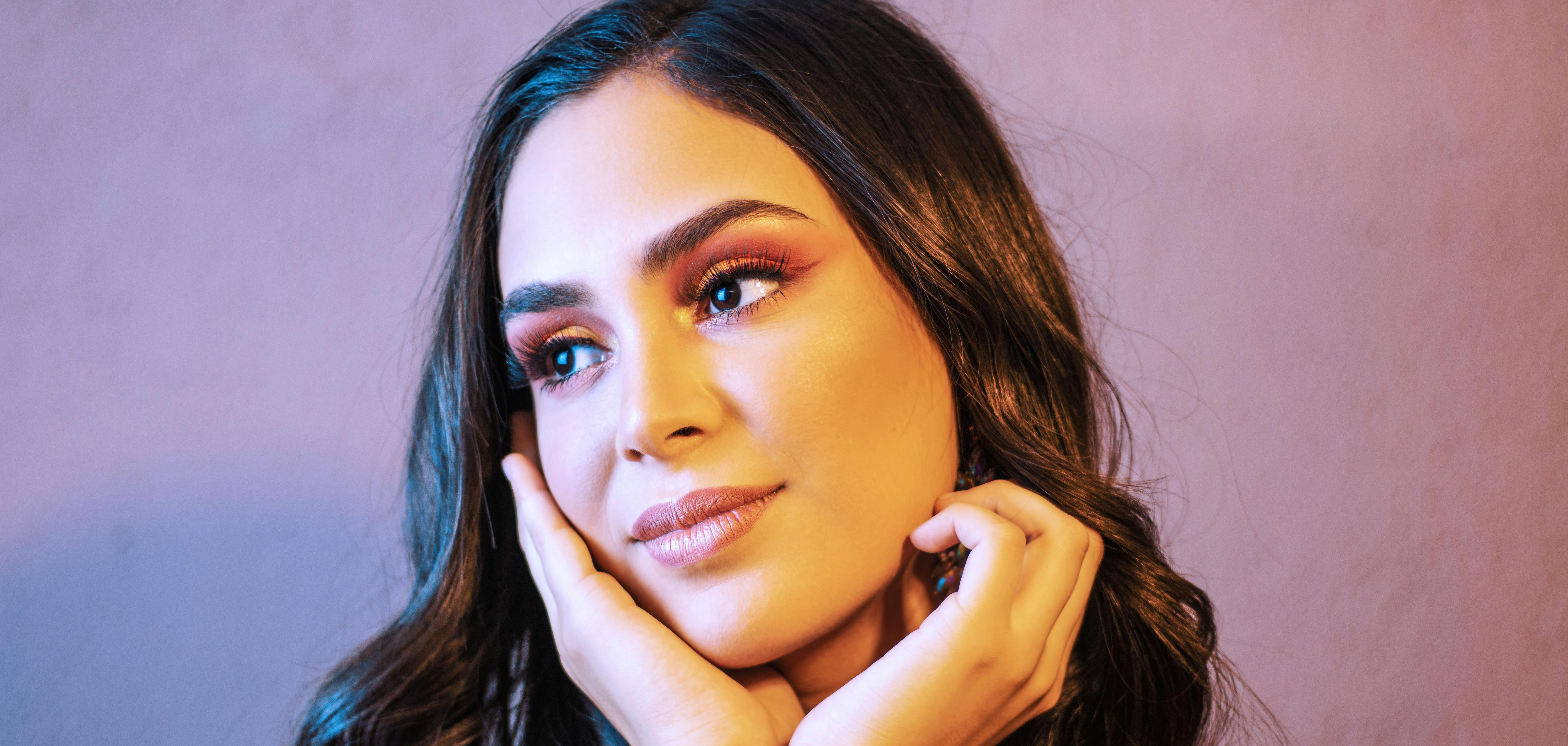 banner femmes maquill&eacute;e