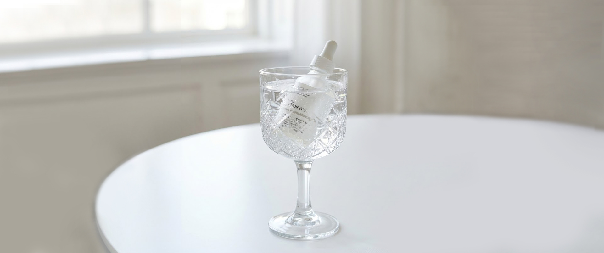 banner s&eacute;rum the ordinary verre d'eau