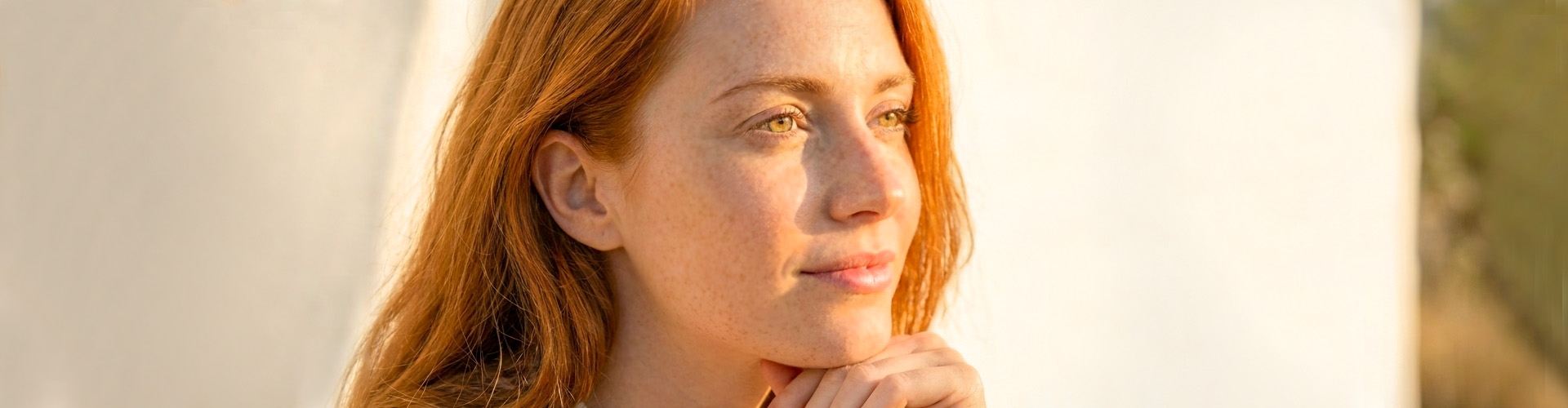 banner femme rousse soleil