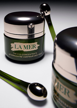 les contours des yeux la mer